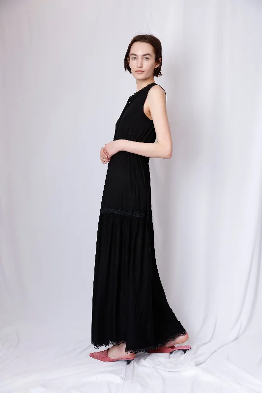 SLVLESS TIERED MAXI DRESS WITH POCKETS