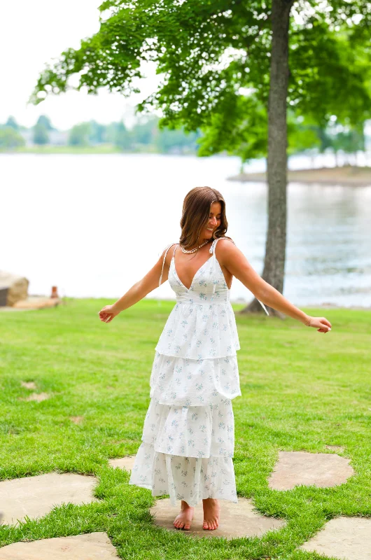 WHITE FLORAL MAXI DRESS